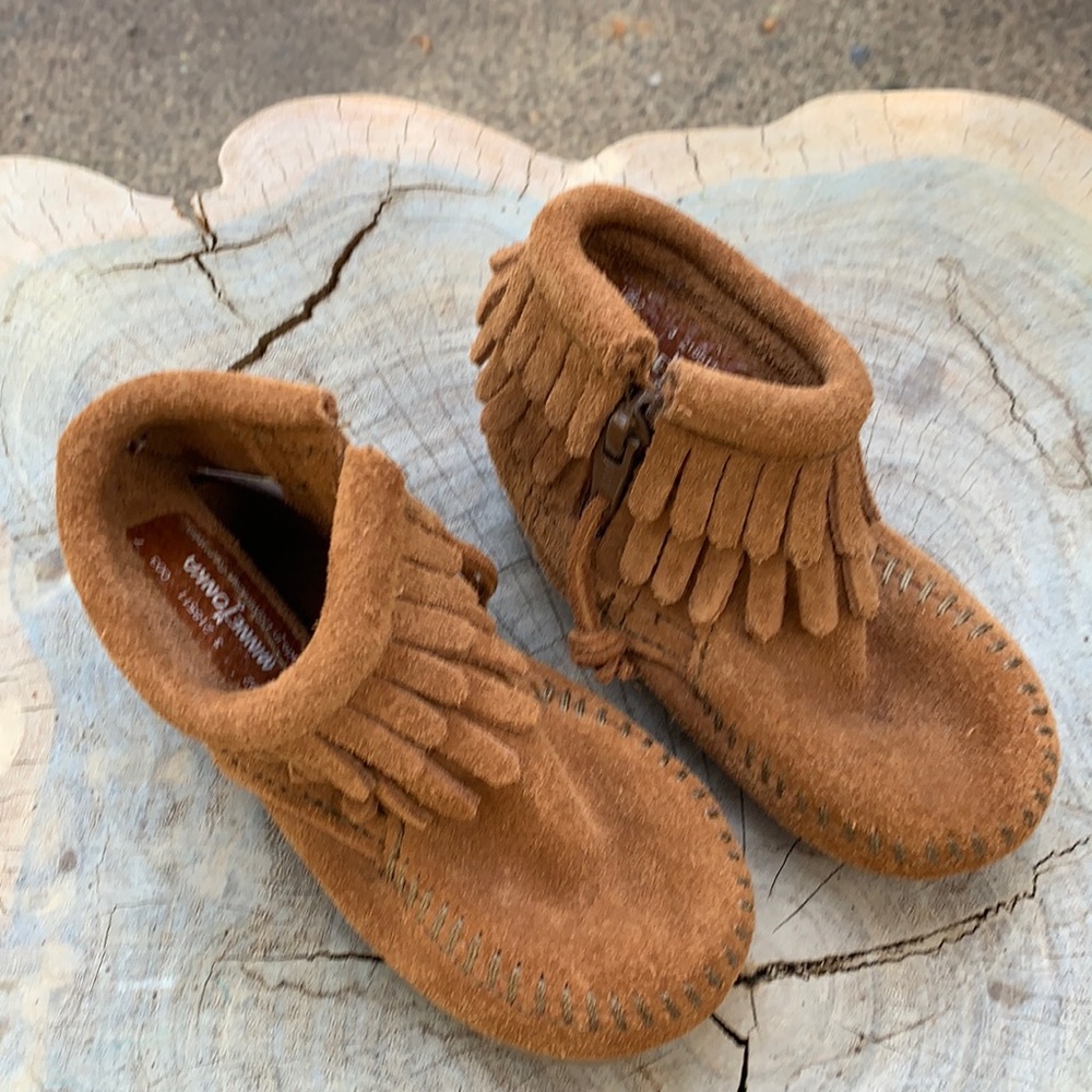 Minnetonka leather fringe moccasins Baby Toddler Size 3